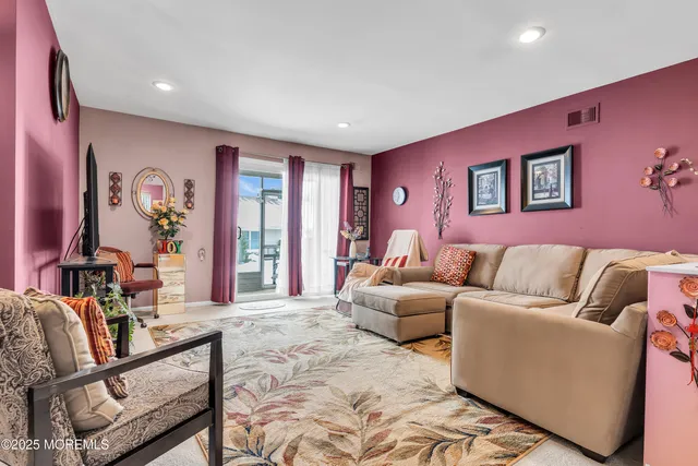 $495,999 | 5 Oriel Way, Marlboro, NJ 07746