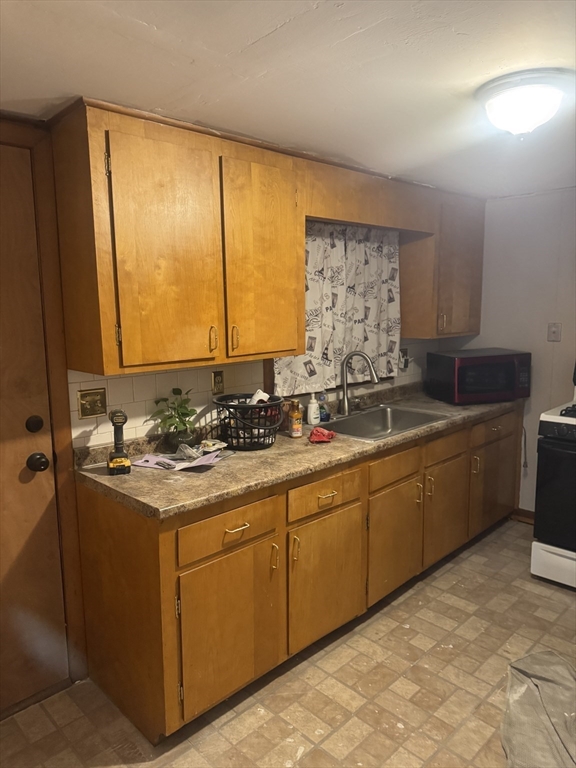 3 Kent Terrace, Unit 1 Saugus, MA 01906 - Photo 2 of 6