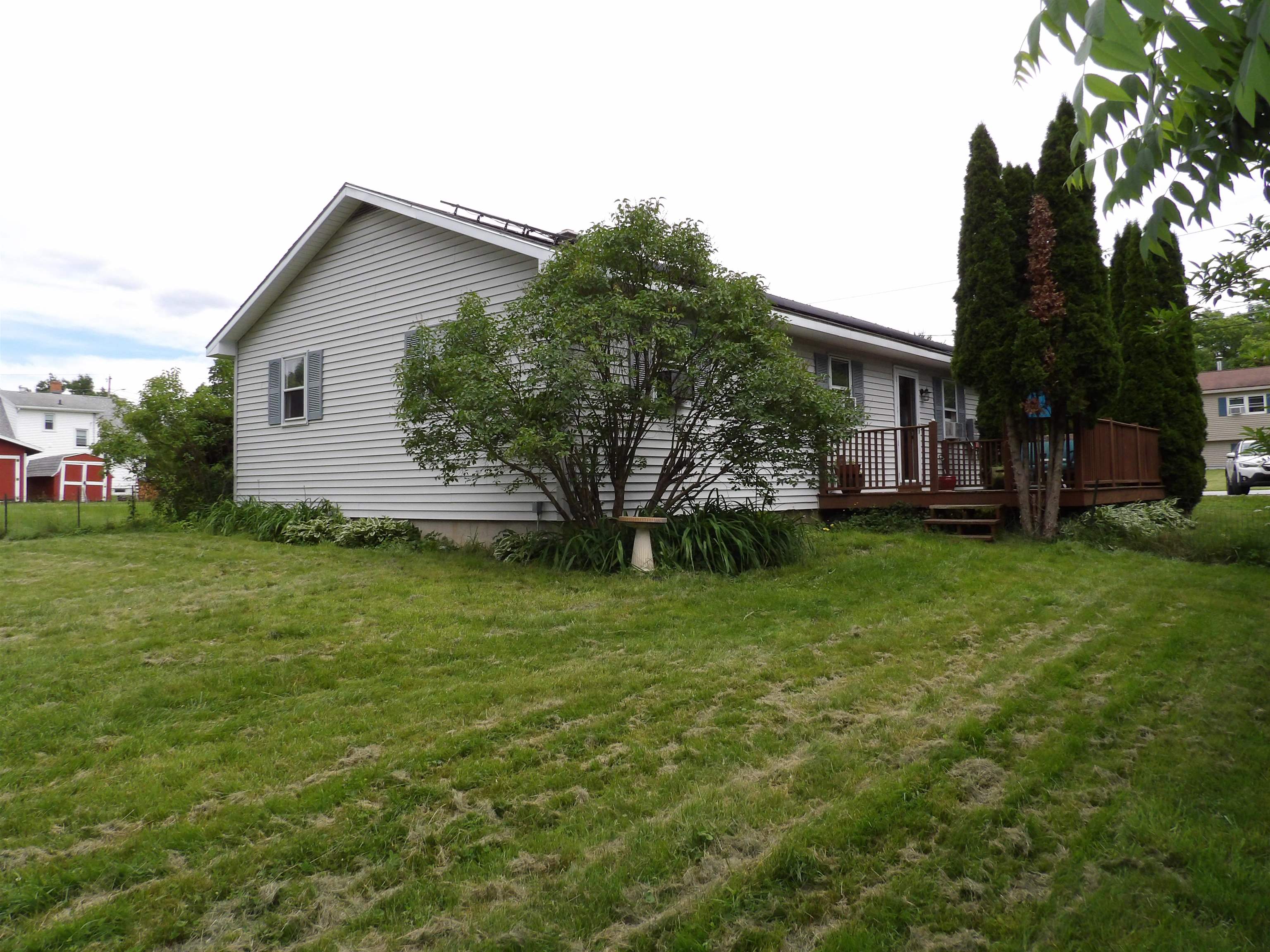 19 Phillips Street Rutland, VT 05701 - Photo 2 of 35
