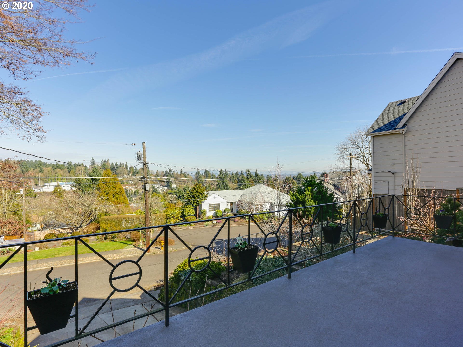720 Southwest Moss Street Portland, OR 97219 - Photo 4 of 32 Gallery Image 4