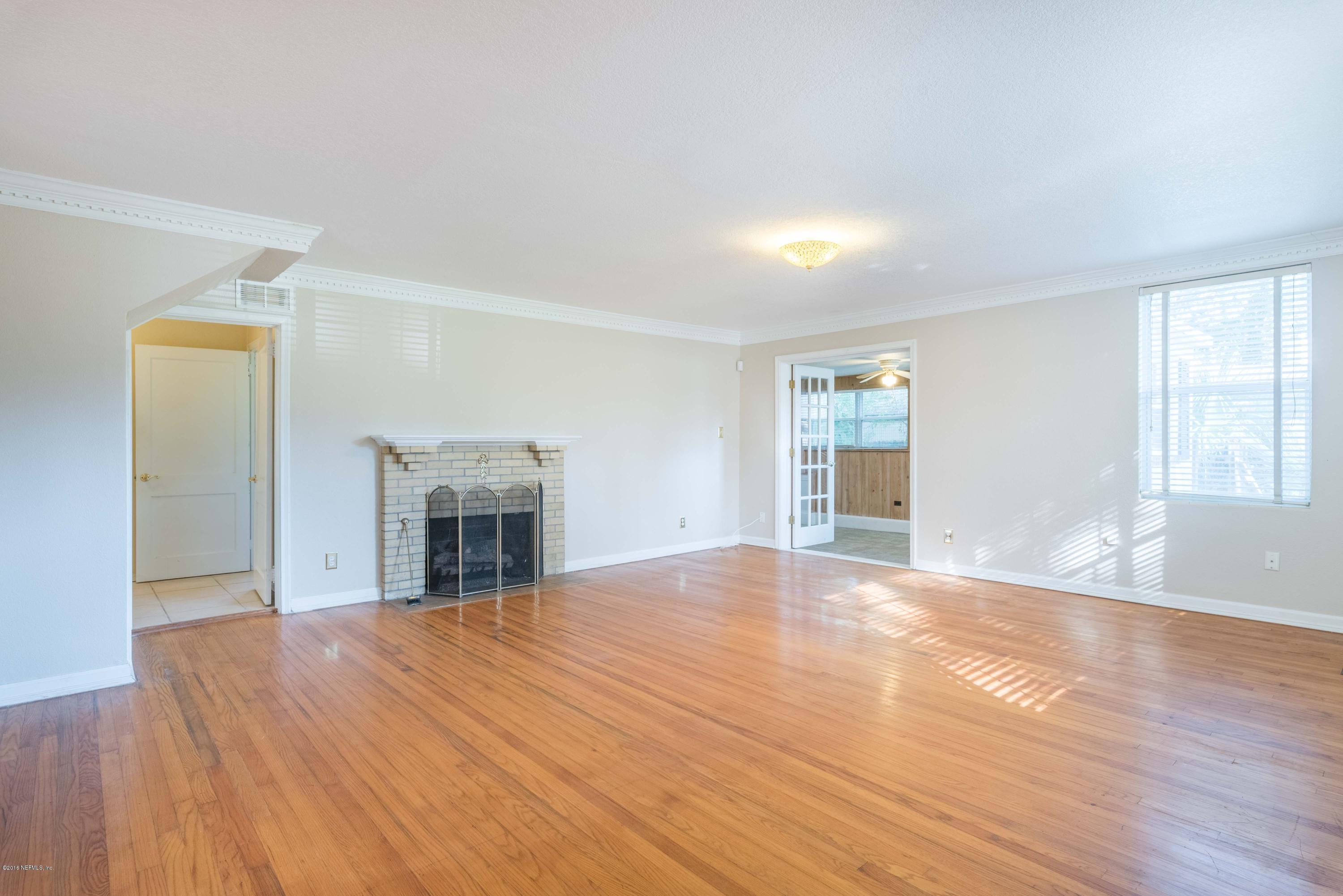 214 Sandra Road Jacksonville, FL 32211 - Photo 6 of 28 214 Sandra Rd-7