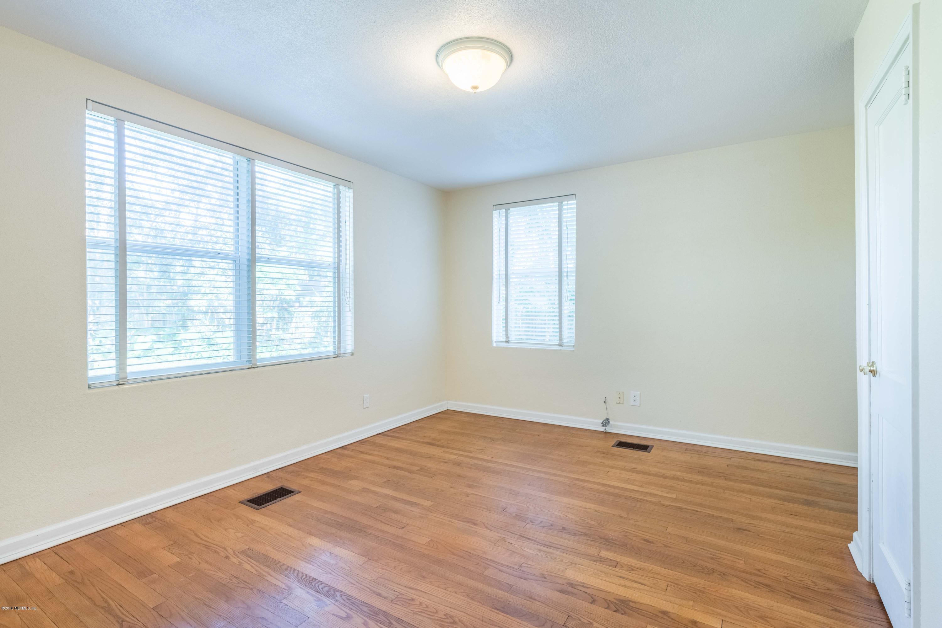 214 Sandra Road Jacksonville, FL 32211 - Photo 10 of 28 214 Sandra Rd-17