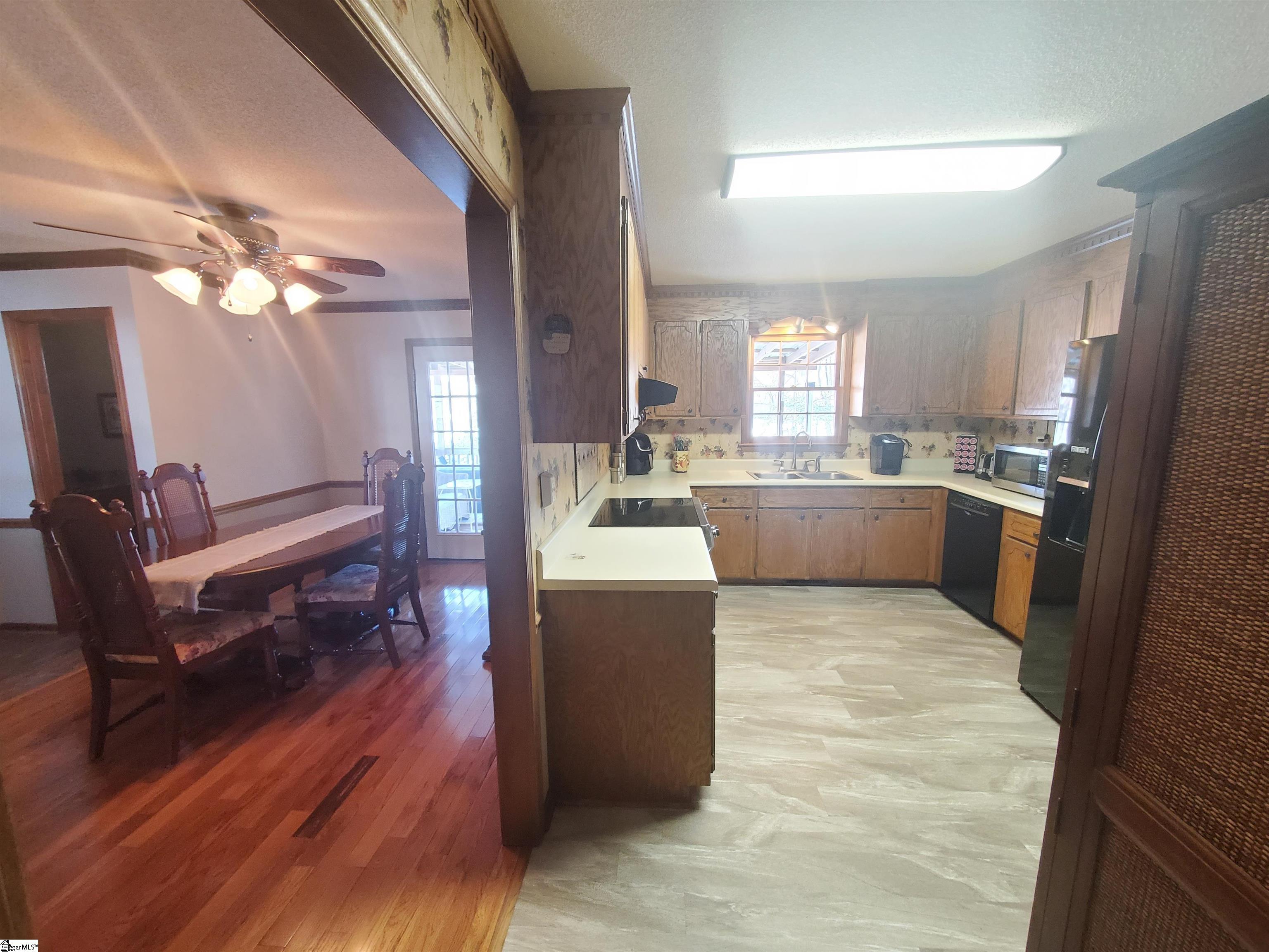 108 Barrington Court Easley, SC 29642 - Photo 10 of 32 Gallery Image 10