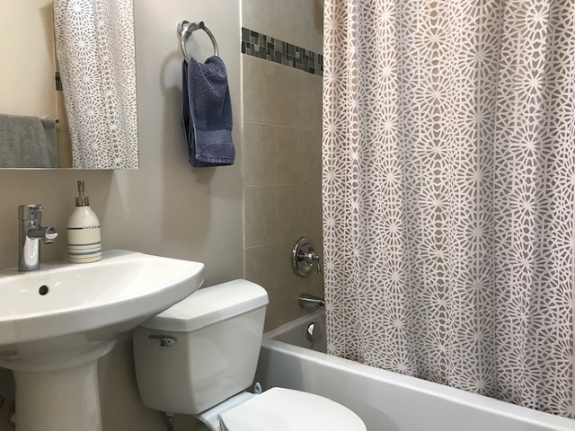 Undisclosed Address Chicago, IL 60657 - Photo 8 of 14