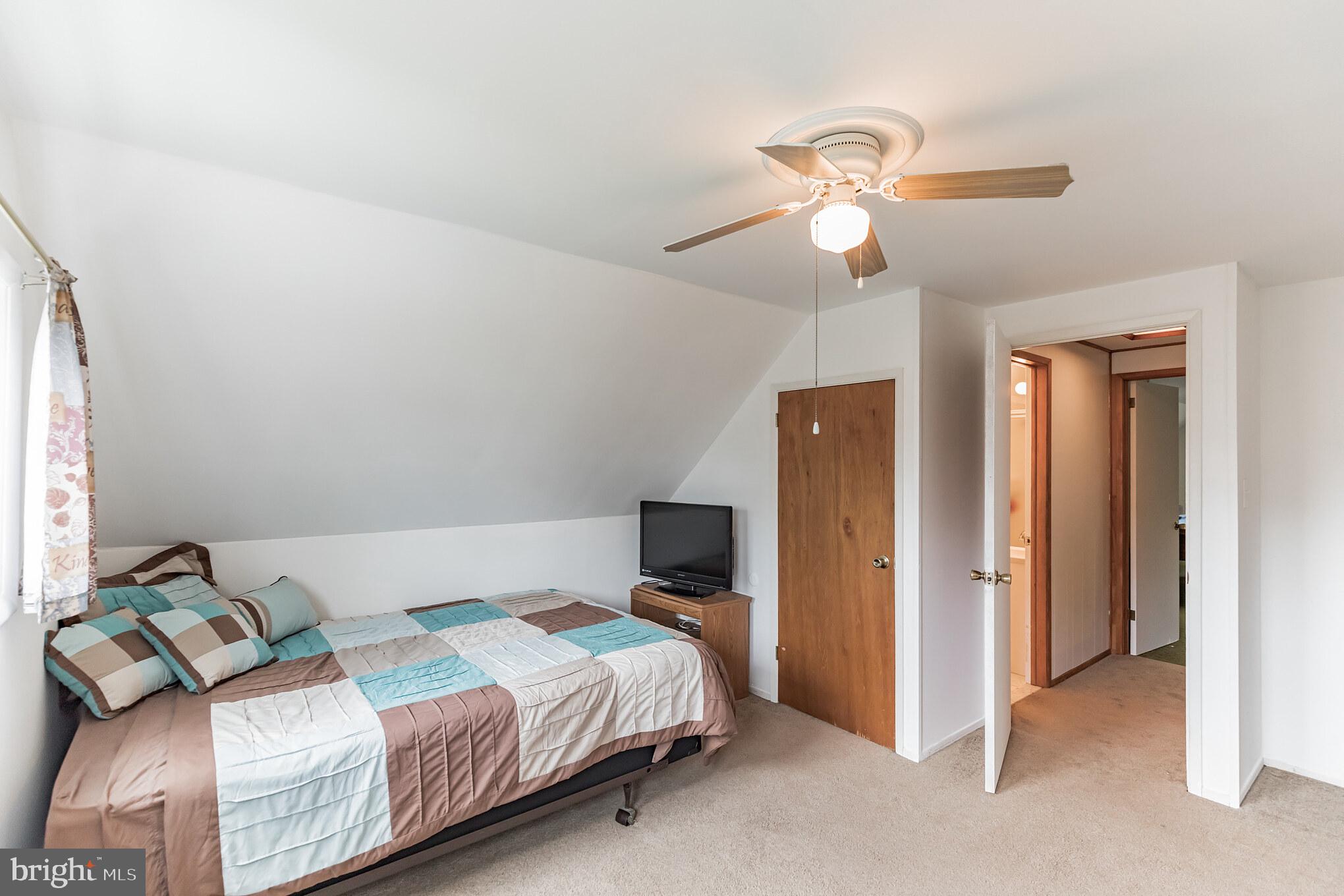 34 Firebush Road Levittown, PA 19056 - Photo 17 of 25