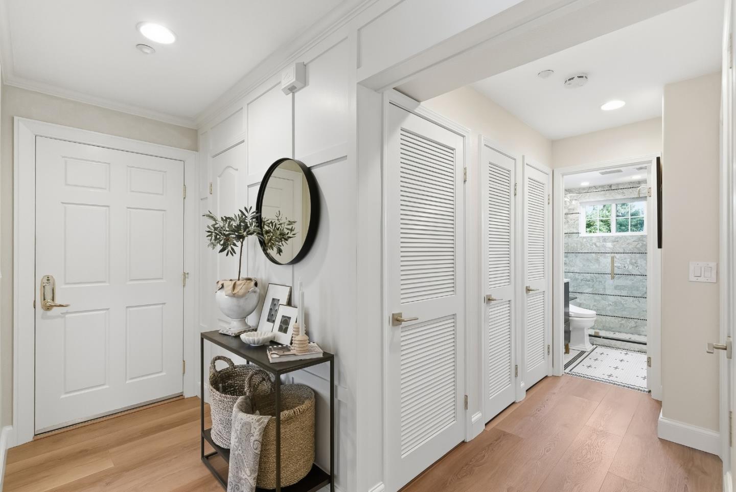 20 Willow Road, Unit 7 Menlo Park, CA 94025 - Photo 2 of 24 a view of a hallway with seating area