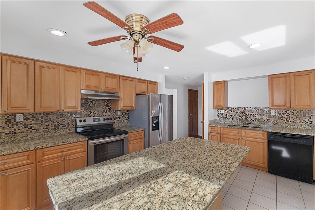 3 Payson Street Worcester, MA 01607 - Photo 4 of 29