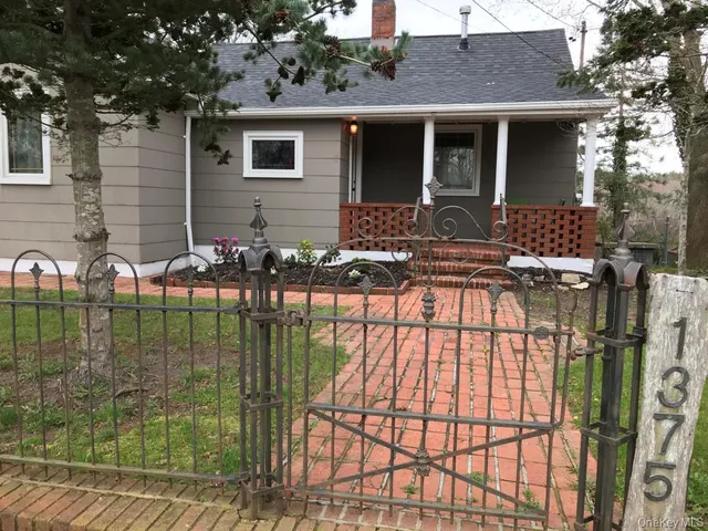 $745,000 | 1375 West Main Street, Riverhead, NY 11901