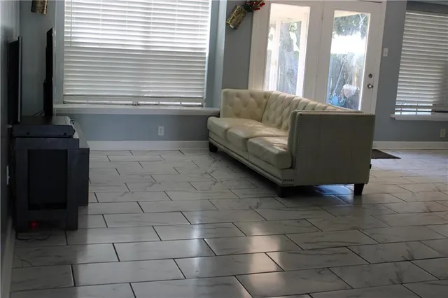 $305,000 | 75 Lucaya Drive, Kenner, LA 70065