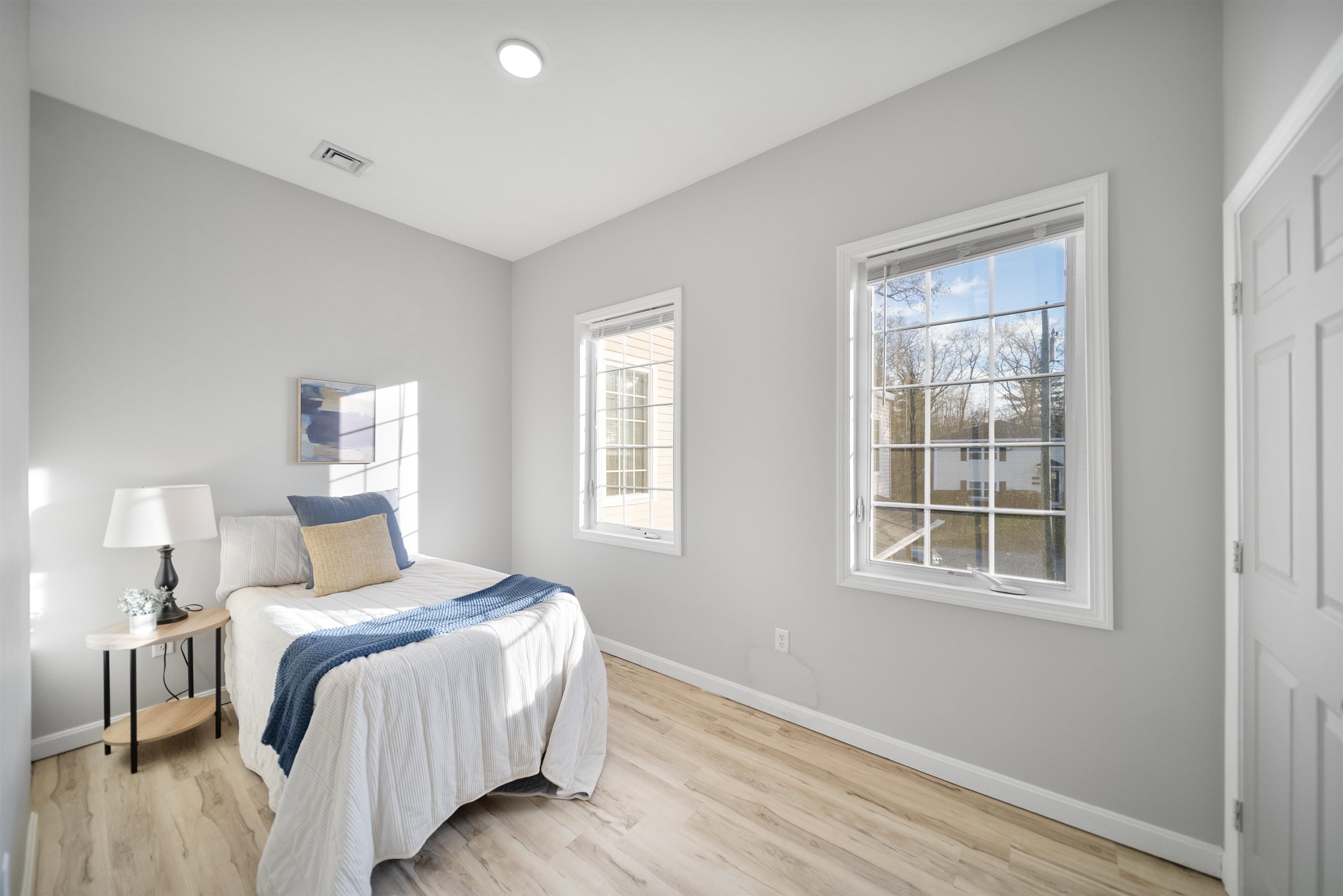 33 West Elmhurst Avenue, Unit B Manchester, NH 03103 - Photo 11 of 23