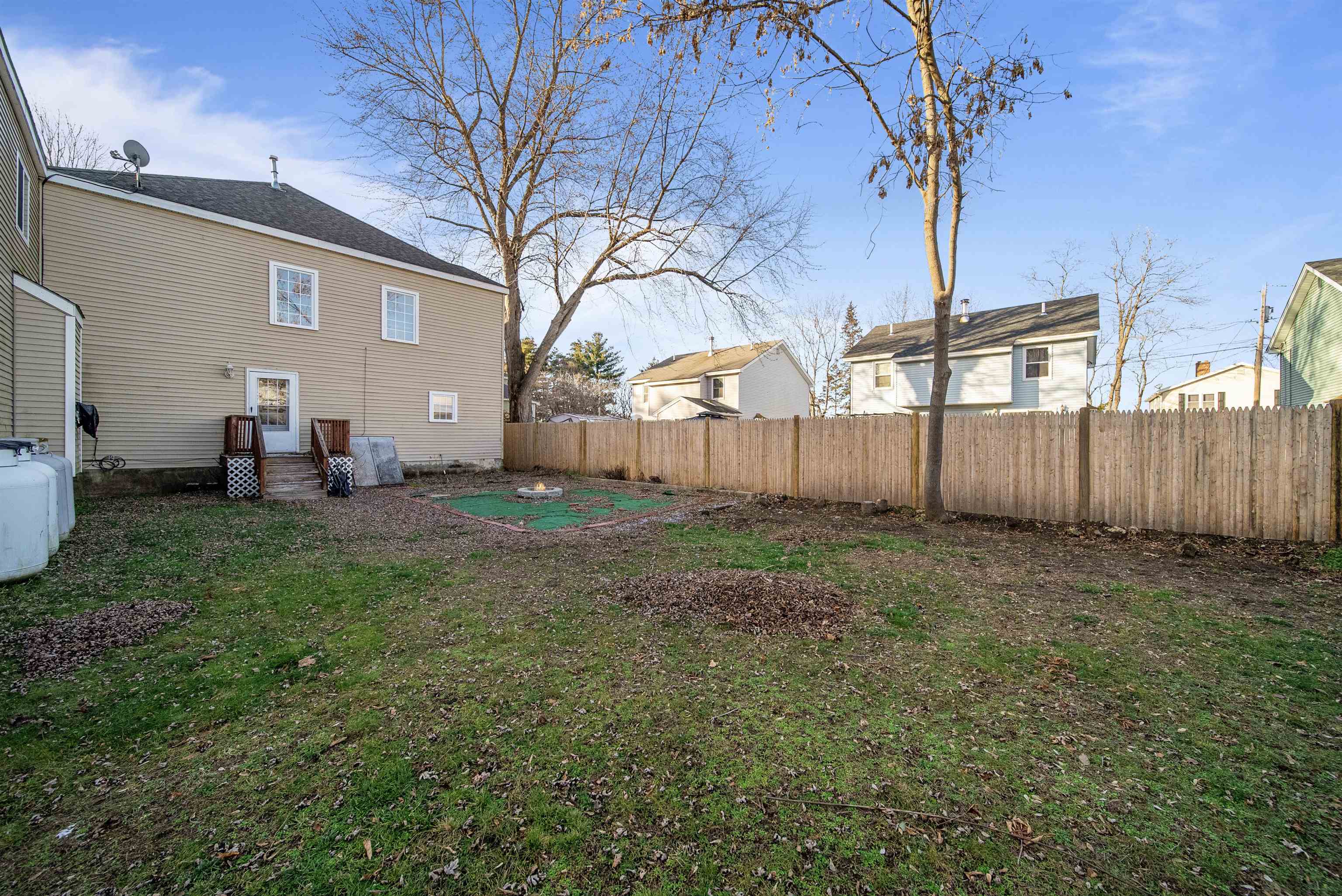 33 West Elmhurst Avenue, Unit B Manchester, NH 03103 - Photo 14 of 23