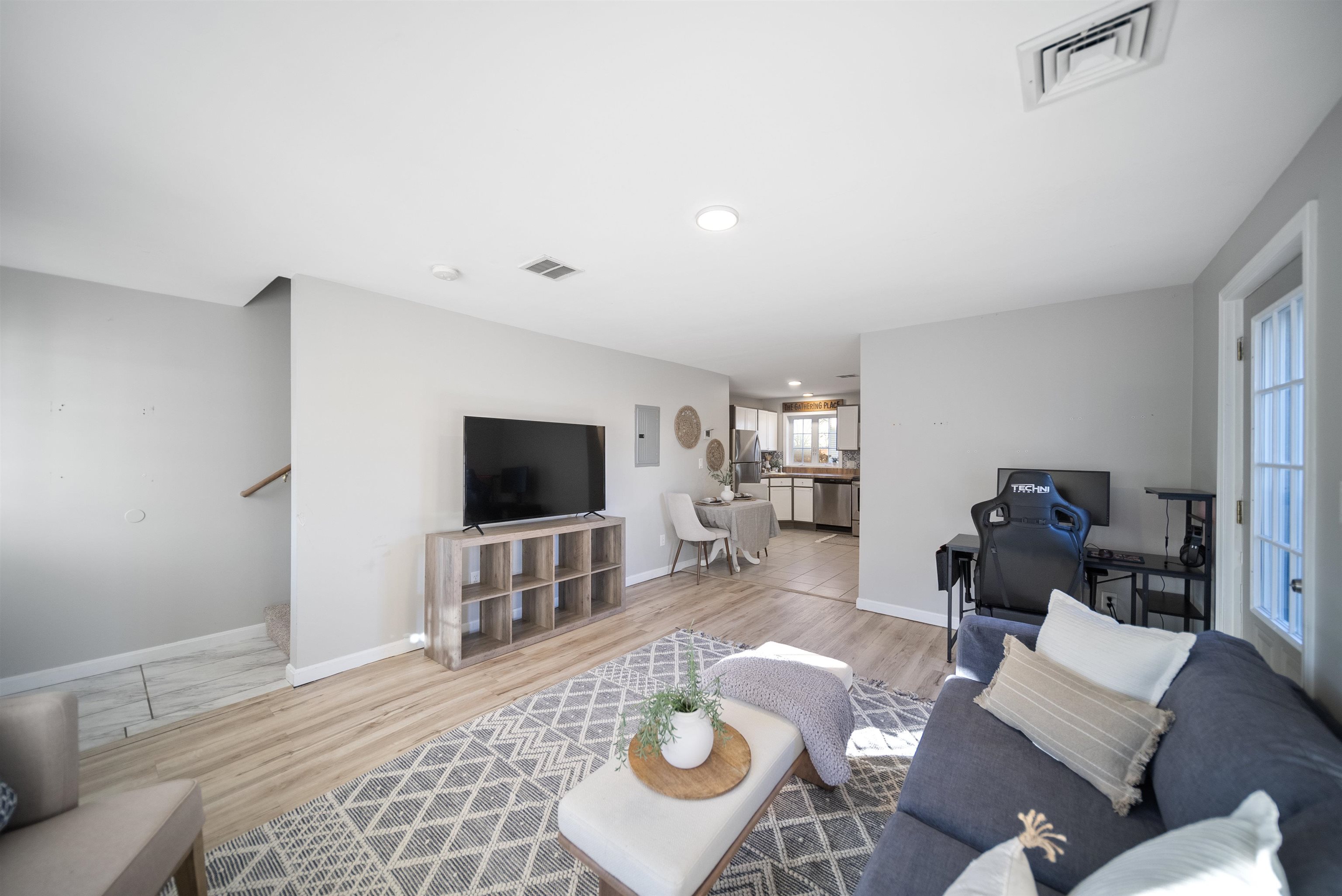 33 West Elmhurst Avenue, Unit B Manchester, NH 03103 - Photo 19 of 23