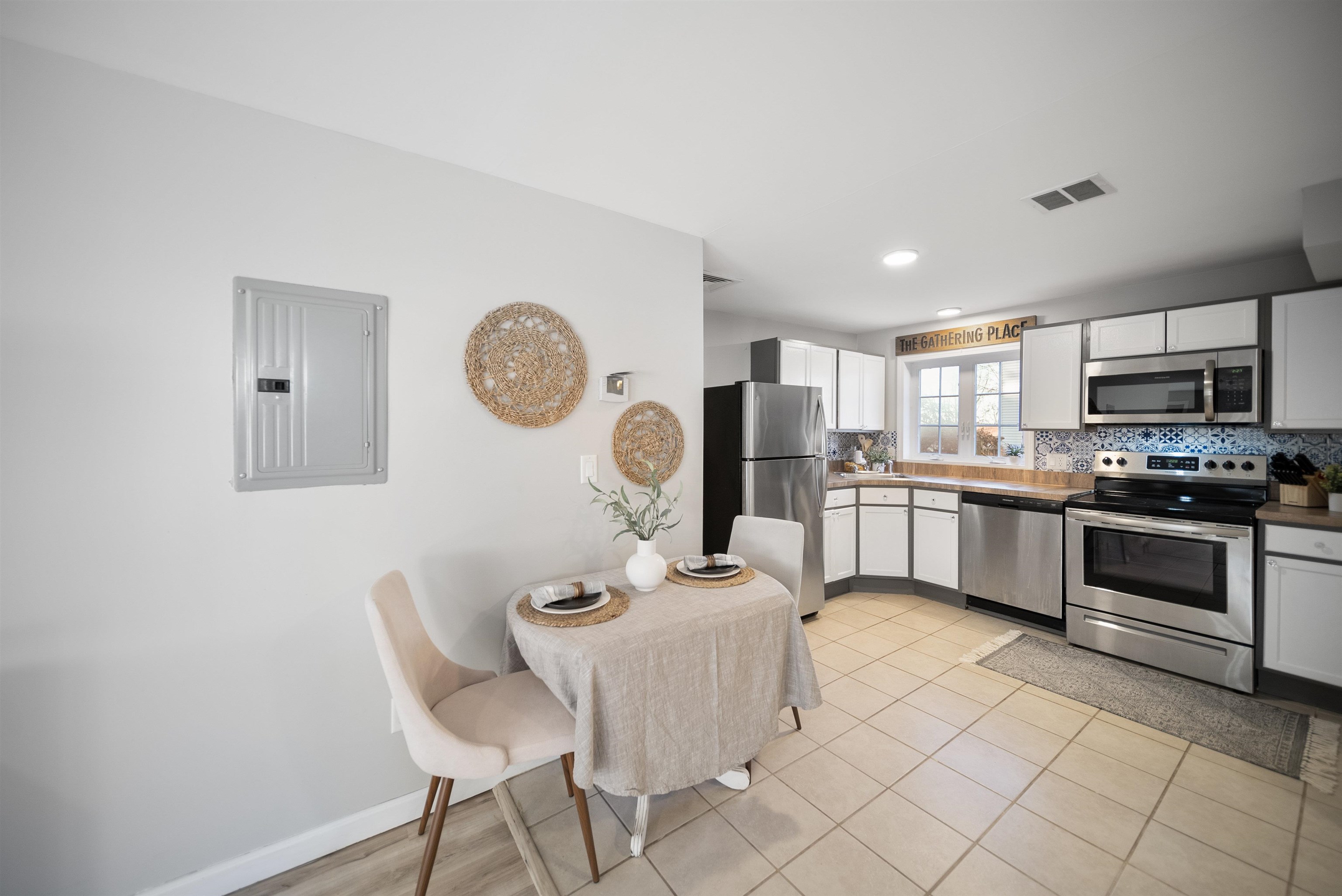 33 West Elmhurst Avenue, Unit B Manchester, NH 03103 - Photo 20 of 23