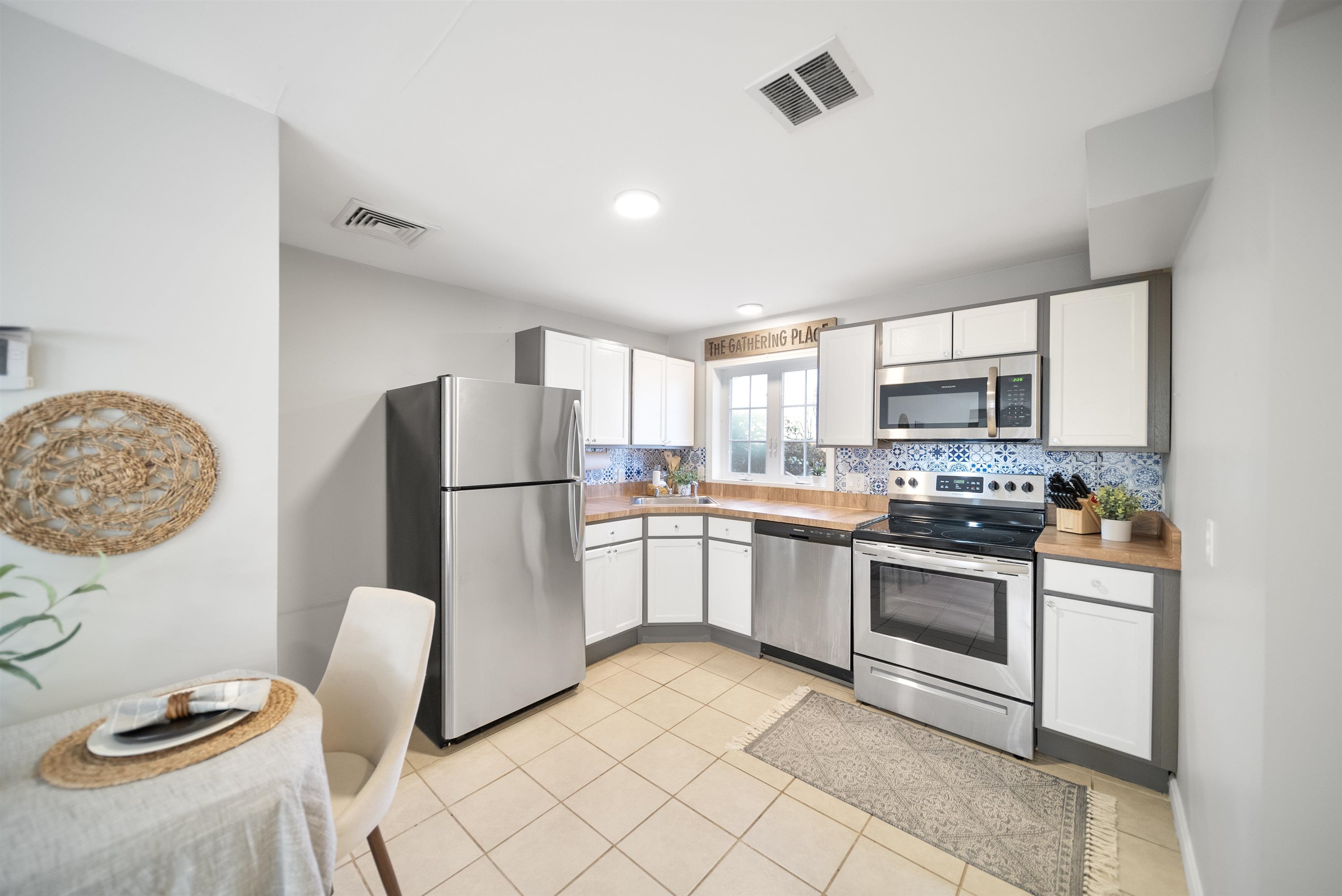 33 West Elmhurst Avenue, Unit B Manchester, NH 03103 - Photo 21 of 23