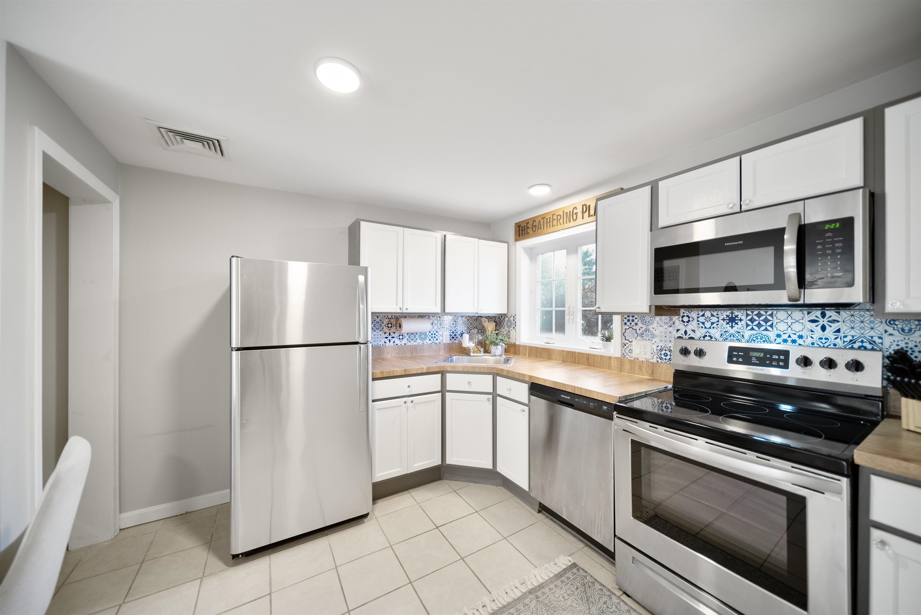 33 West Elmhurst Avenue, Unit B Manchester, NH 03103 - Photo 22 of 23