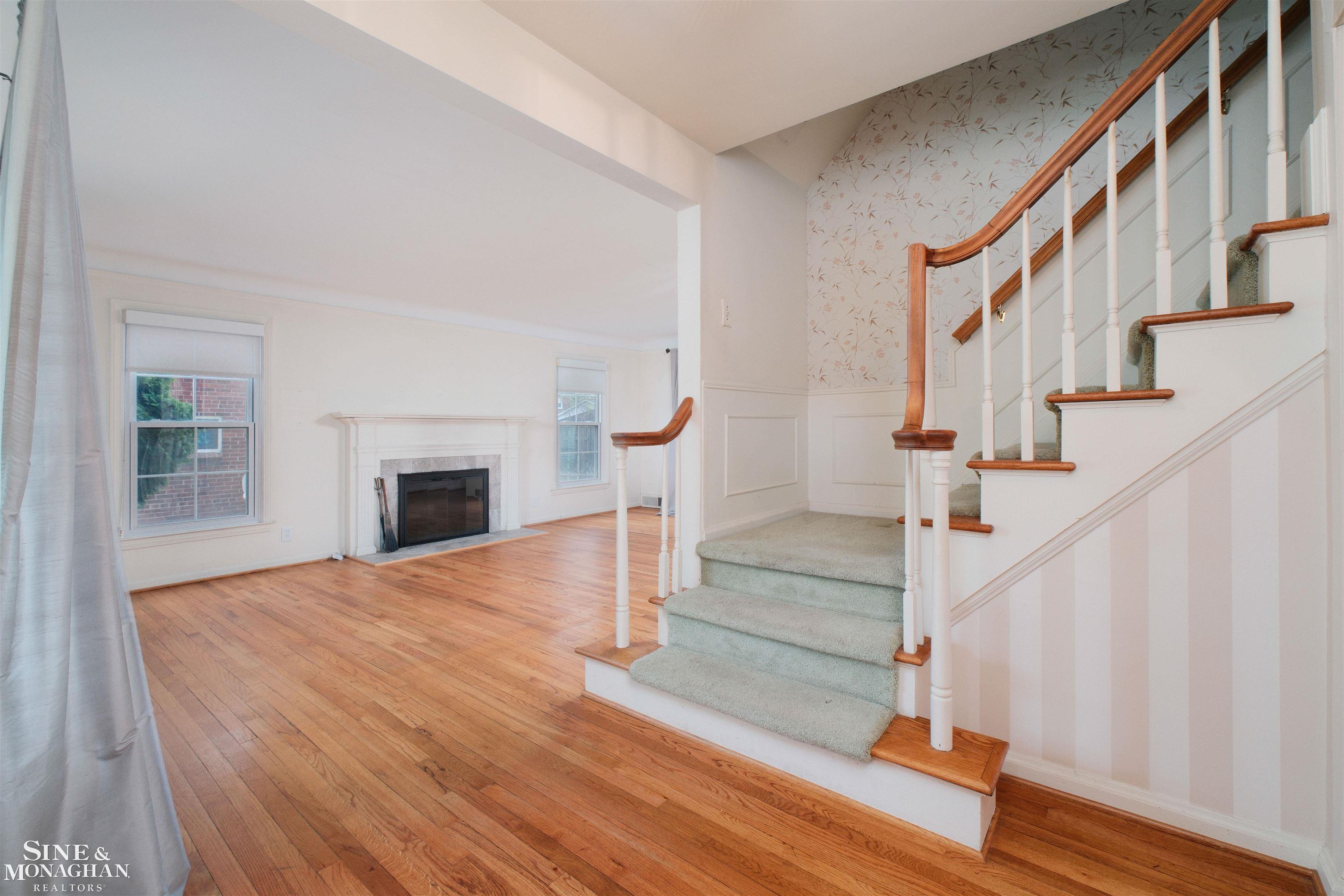 1726 Hawthorne Road Grosse Pointe Woods, MI 48236 - Photo 8 of 44