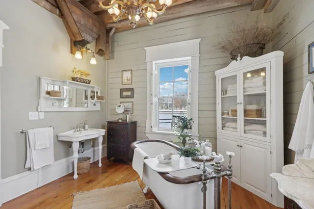 $849,900 | 33511 Old Mill Drive, Lone Rock, WI 53556