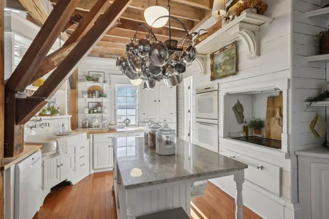 $849,900 | 33511 Old Mill Drive, Lone Rock, WI 53556