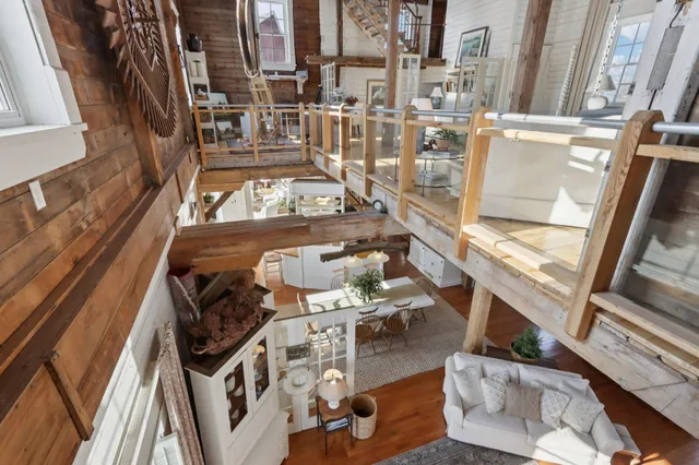 $849,900 | 33511 Old Mill Drive, Lone Rock, WI 53556