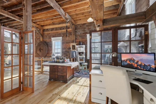 $849,900 | 33511 Old Mill Drive, Lone Rock, WI 53556