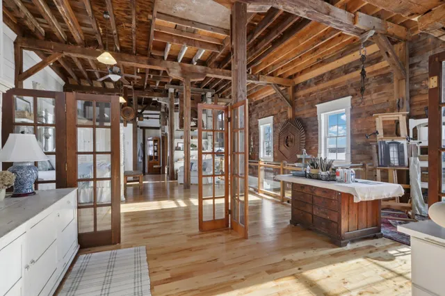 $849,900 | 33511 Old Mill Drive, Lone Rock, WI 53556