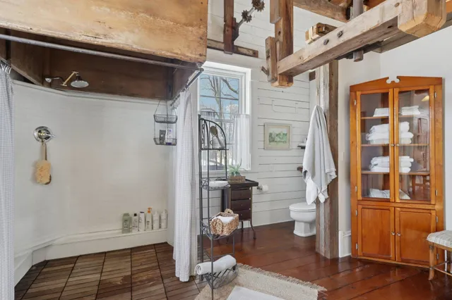 $849,900 | 33511 Old Mill Drive, Lone Rock, WI 53556