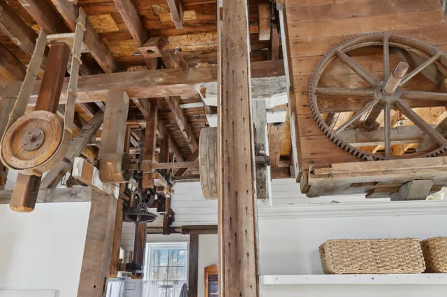 $849,900 | 33511 Old Mill Drive, Lone Rock, WI 53556