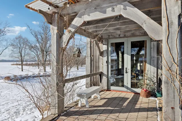 $849,900 | 33511 Old Mill Drive, Lone Rock, WI 53556