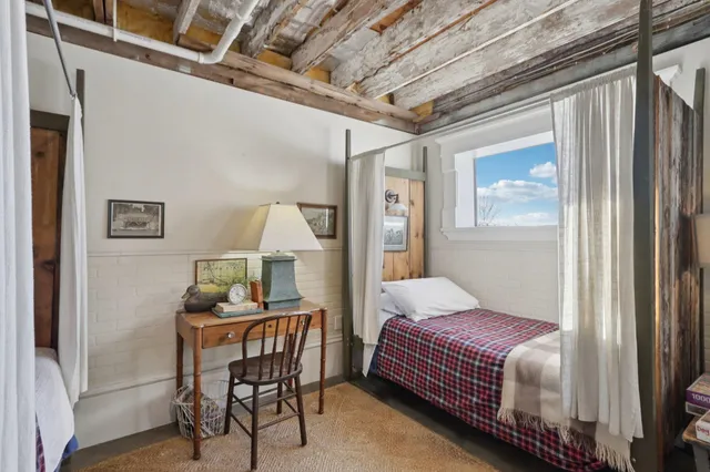 $849,900 | 33511 Old Mill Drive, Lone Rock, WI 53556