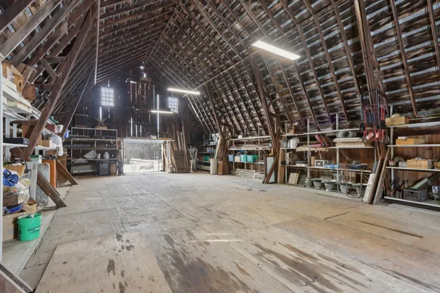 $849,900 | 33511 Old Mill Drive, Lone Rock, WI 53556