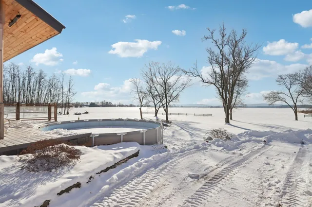 $849,900 | 33511 Old Mill Drive, Lone Rock, WI 53556