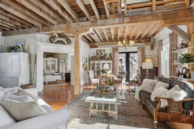 $849,900 | 33511 Old Mill Drive, Lone Rock, WI 53556