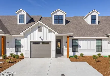 $245,999 | 111 Maplebrook, Youngsville, LA 70592