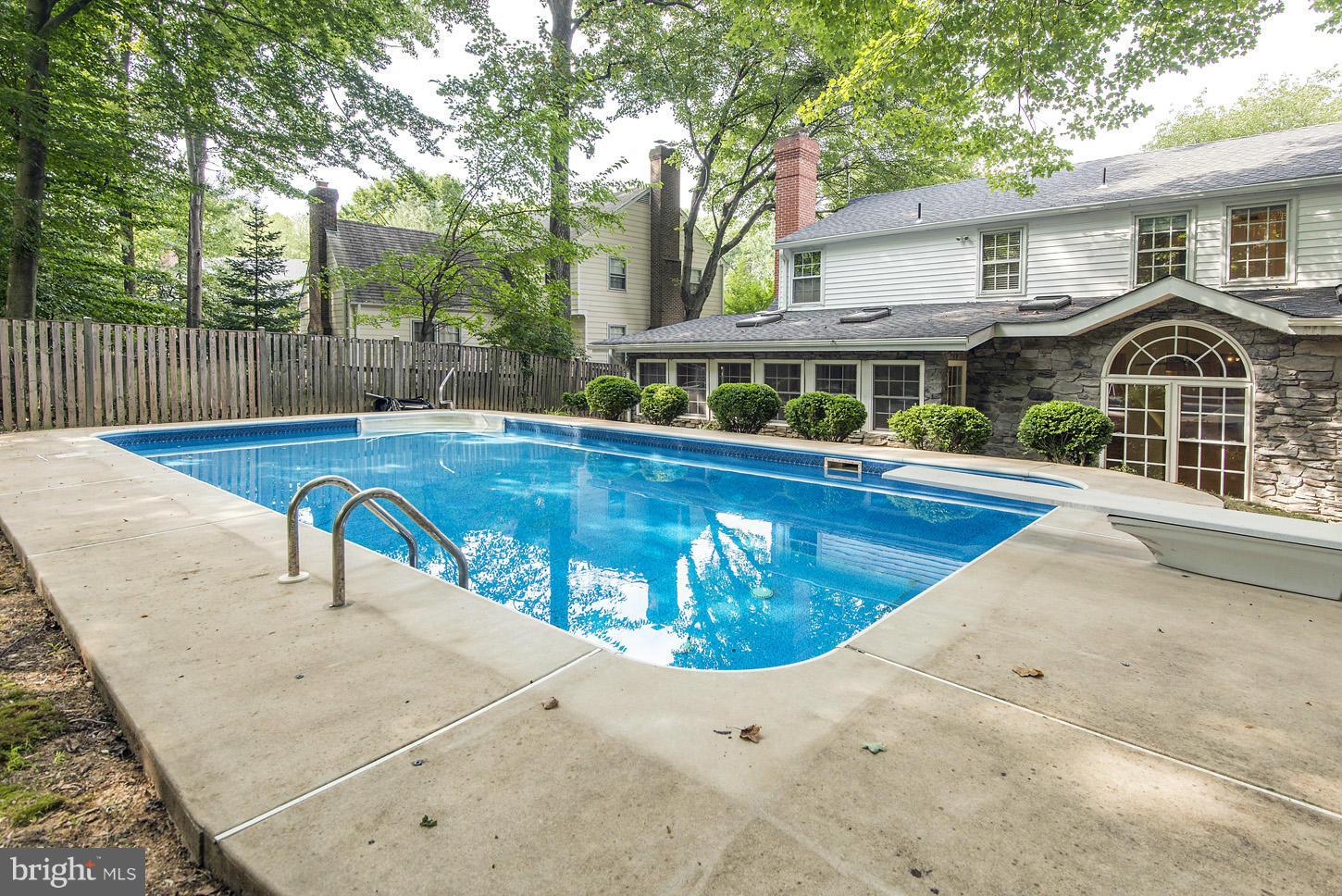 10516 Gainsborough Road Potomac, MD 20854 - Photo 28 of 30 POOL