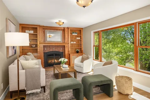 $1,697,000 | 10543 158th Avenue Northeast, Redmond, WA 98052
