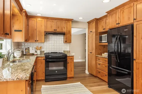 $1,697,000 | 10543 158th Avenue Northeast, Redmond, WA 98052