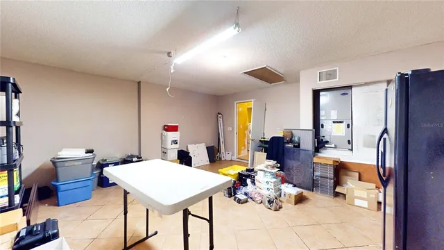 a view of livingroom with furniture