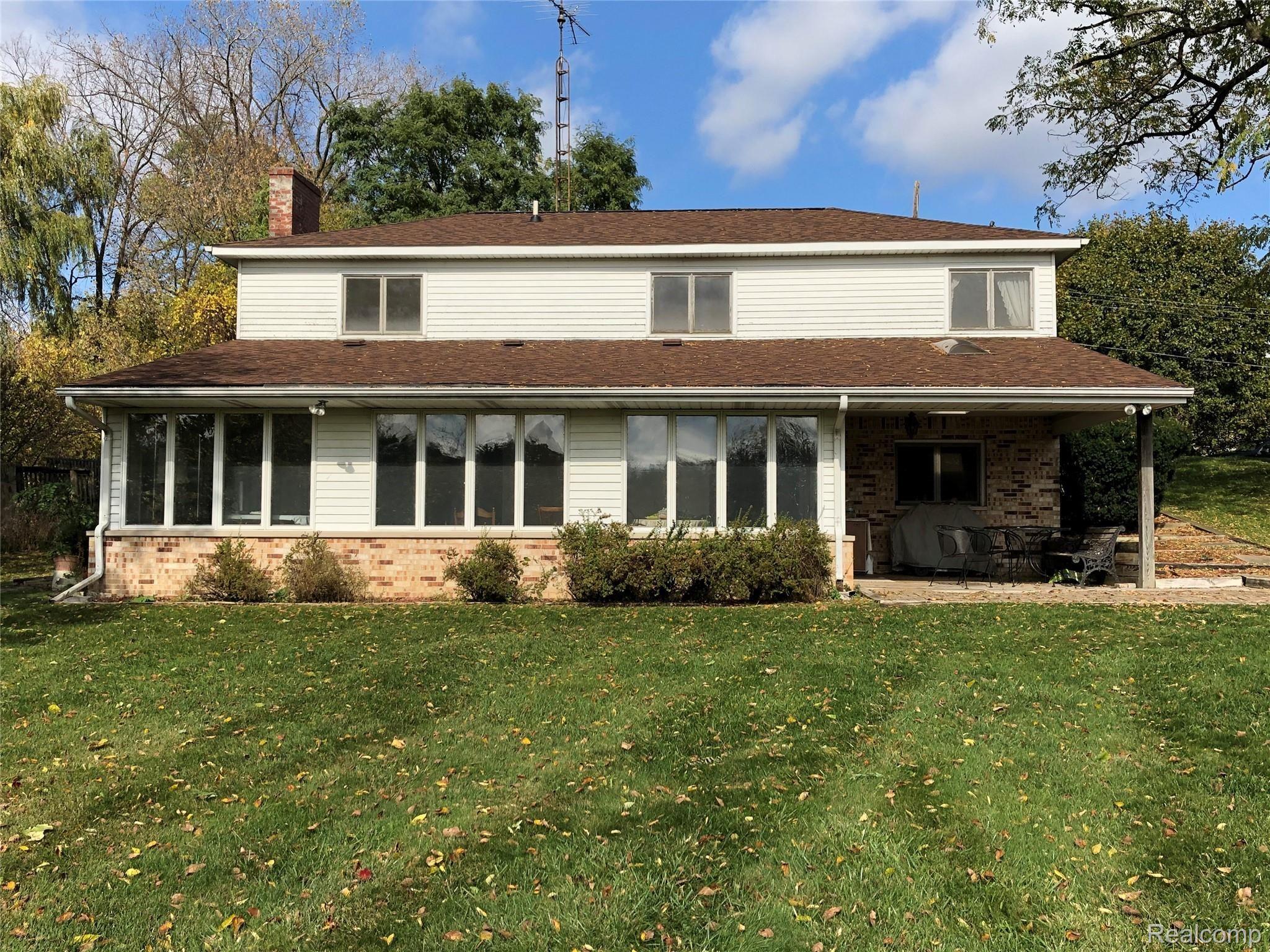 11004 White Lake Road Fenton, MI 48430 - Photo 3 of 19 tempImageC2tBVO.jpg