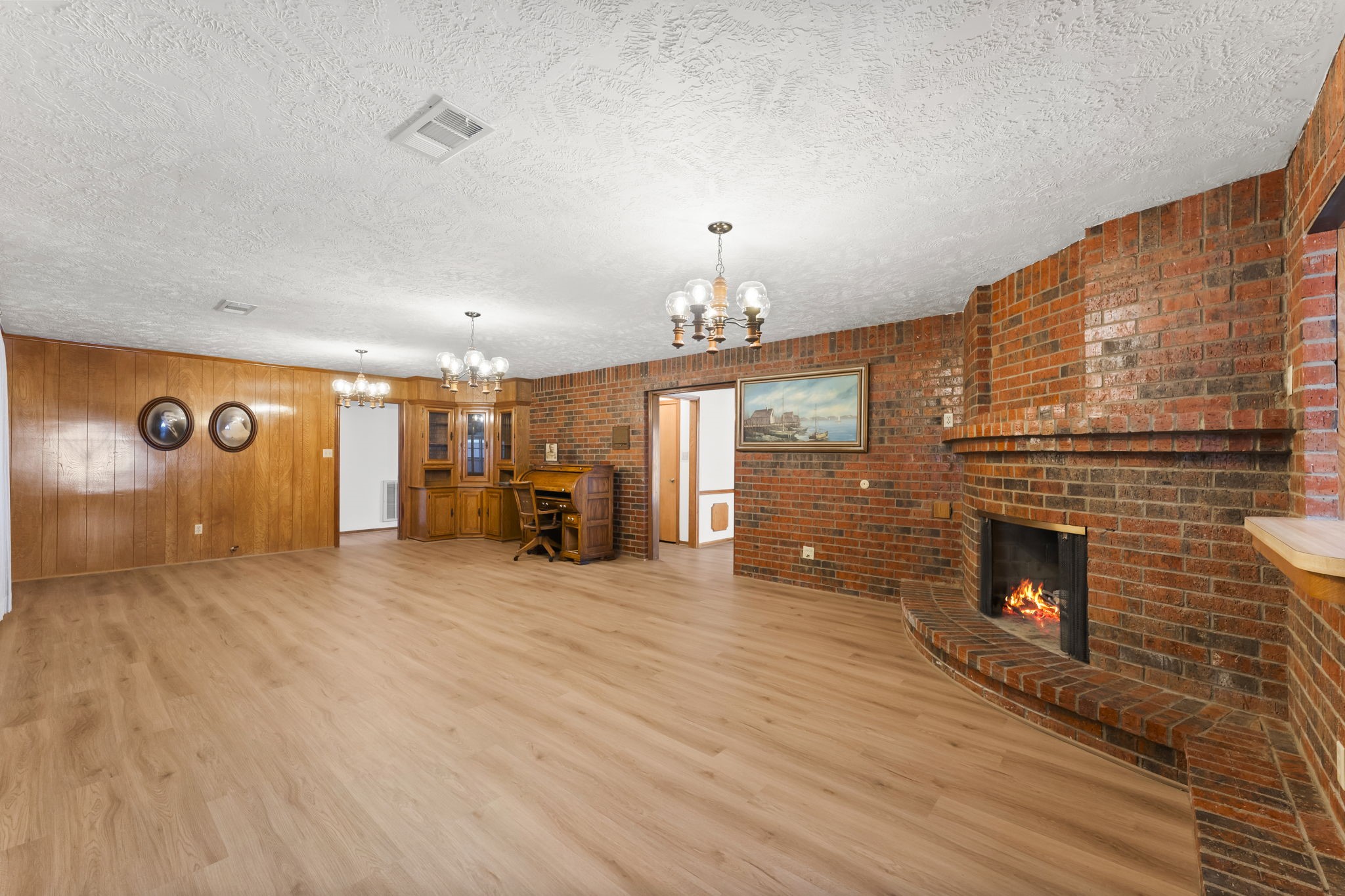 2810 Lilac Street Pasadena, TX 77503 - Photo 19 of 38 a view of a livingroom with a fireplace