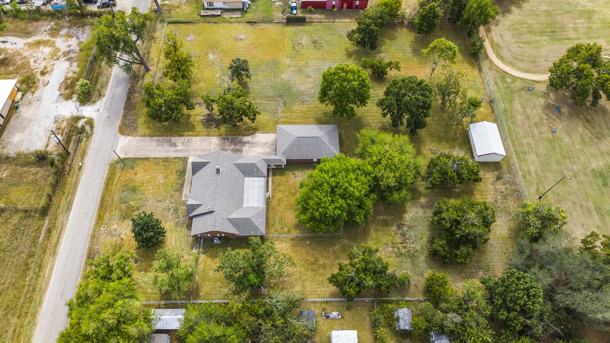 2810 Lilac Street Pasadena, TX 77503 - Photo 37 of 38 an aerial view of residential houses with yard