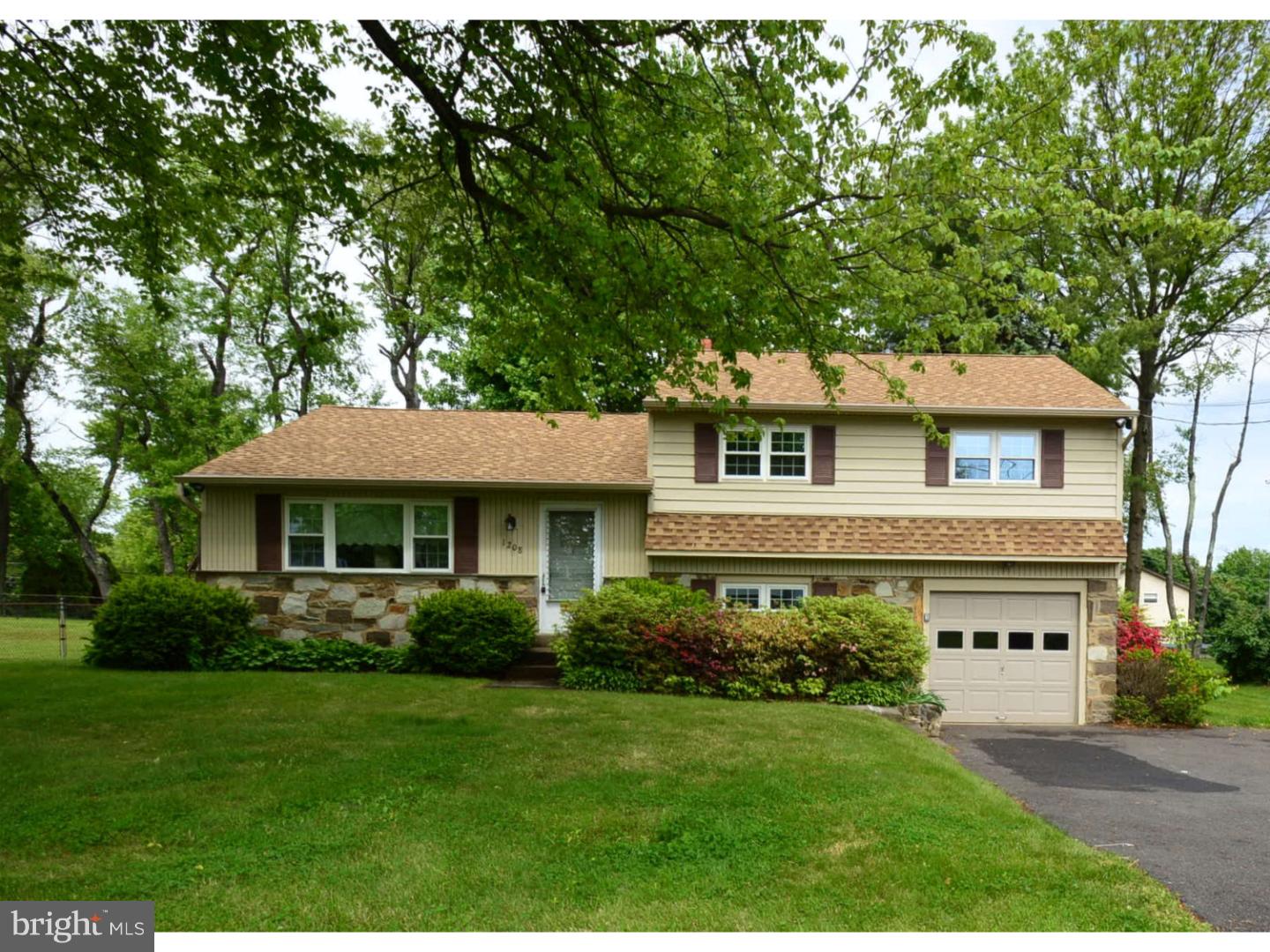 1208 Dahlia Road Warminster, PA 18974 - Photo 1 of 16 Gallery Image 1