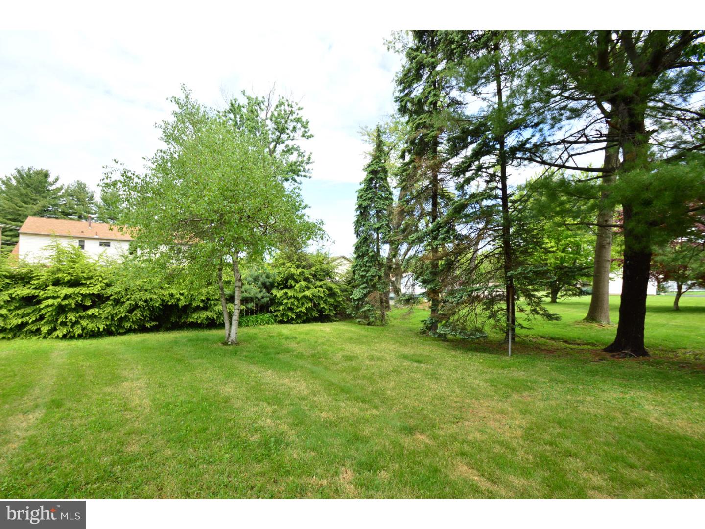 1208 Dahlia Road Warminster, PA 18974 - Photo 14 of 16 Gallery Image 14