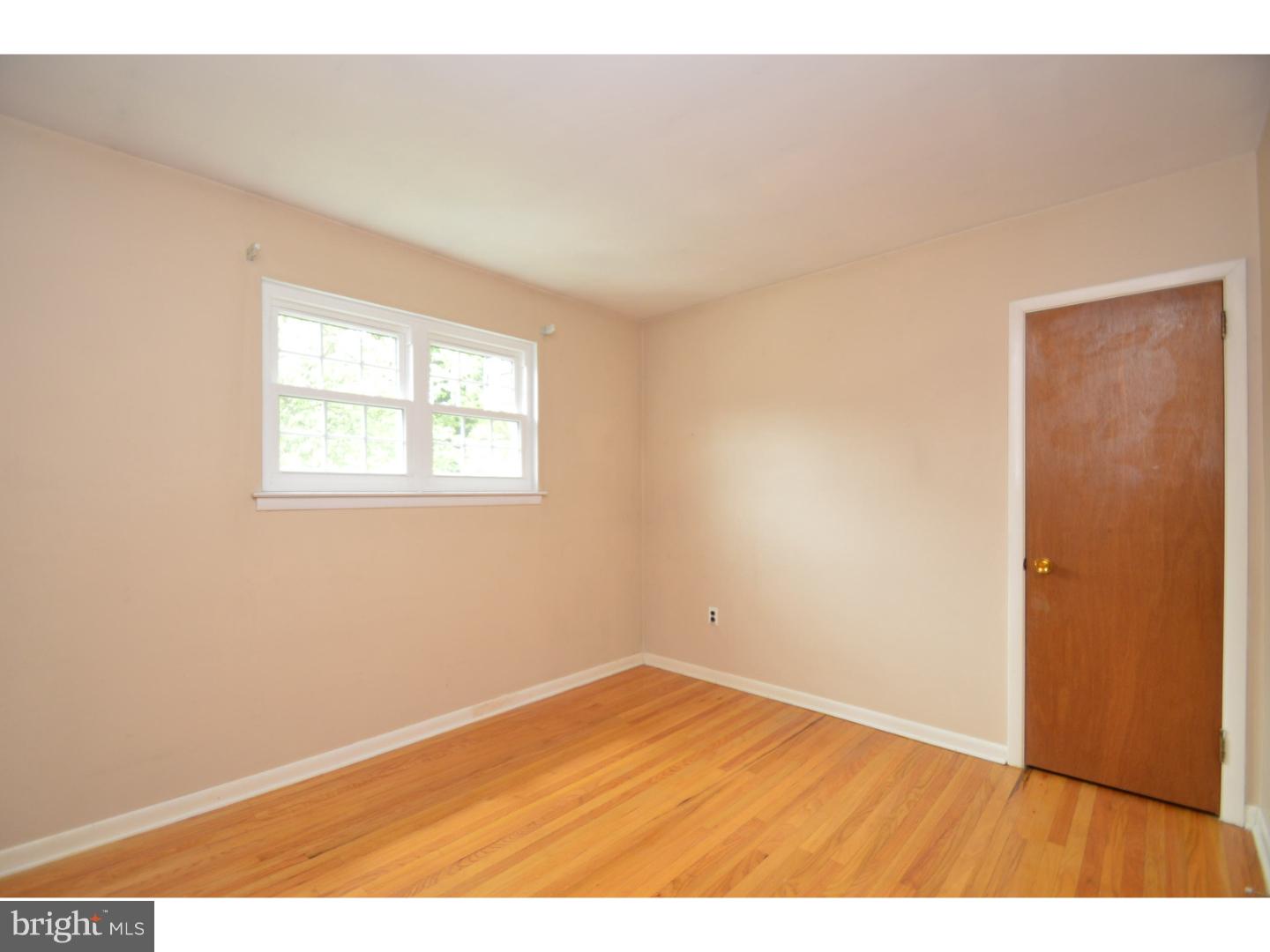 1208 Dahlia Road Warminster, PA 18974 - Photo 8 of 16 Gallery Image 8