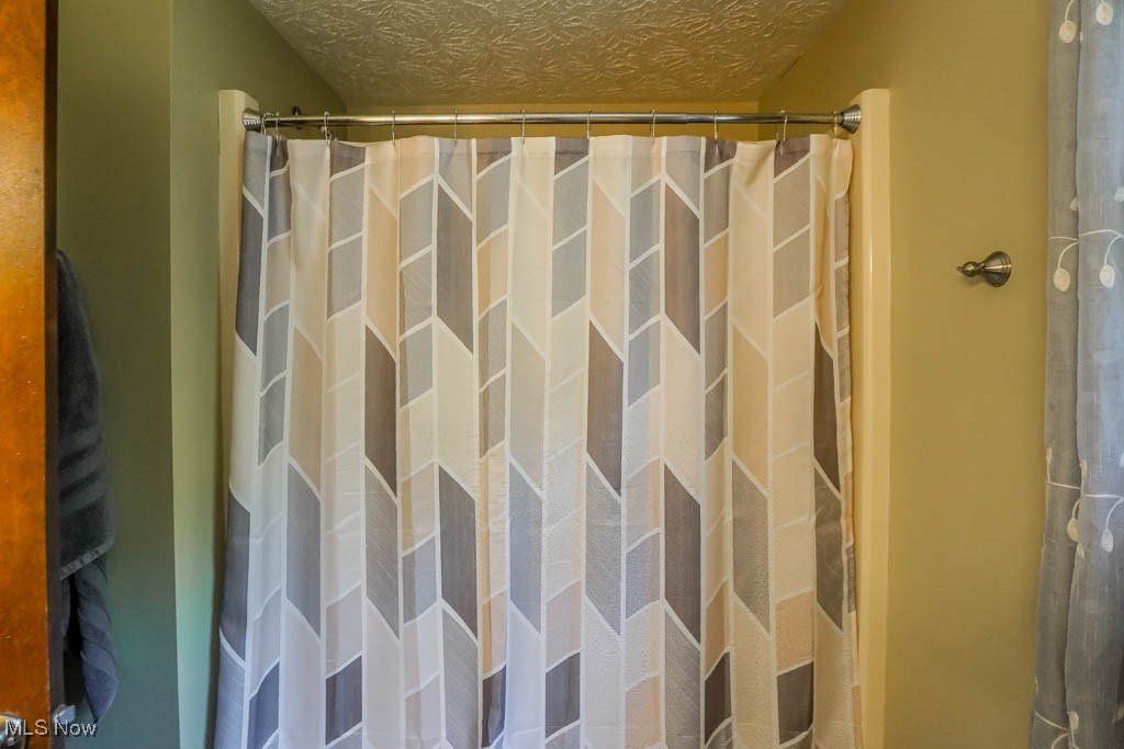 5122 Johnnycake Ridge Northeast Canton, OH 44705 - Photo 31 of 41 Full Bathroom