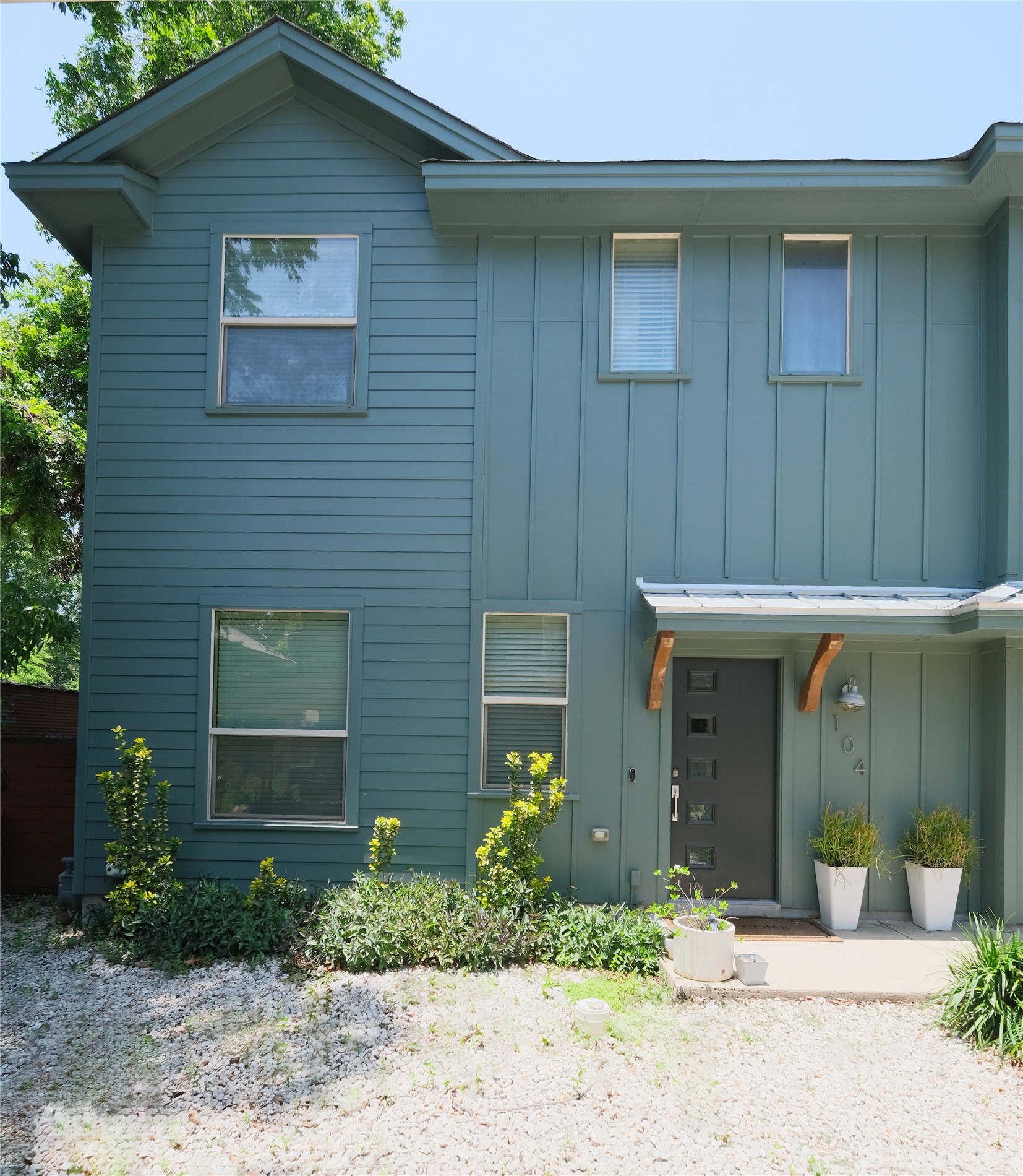604 Allen Street, Unit 104 Austin, TX 78702 - Photo 8 of 16 a front view of a house
