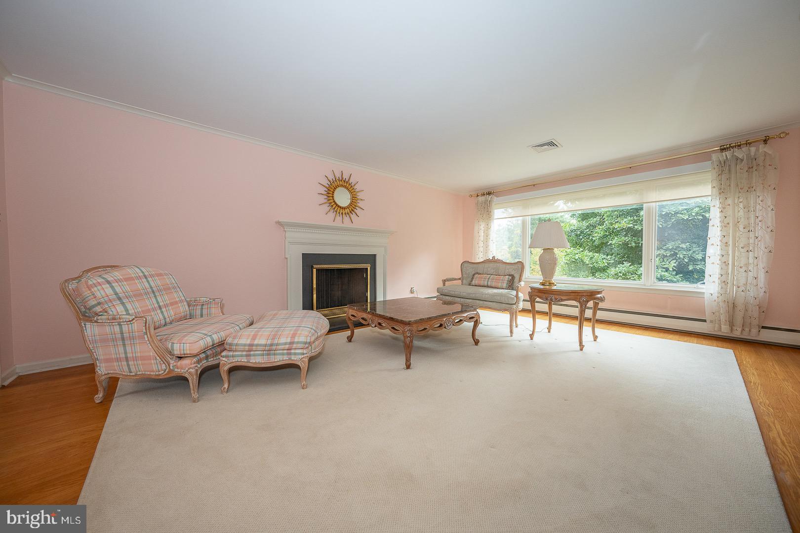 2170 Buttonwood Road Berwyn, PA 19312 - Photo 4 of 23 Living Room