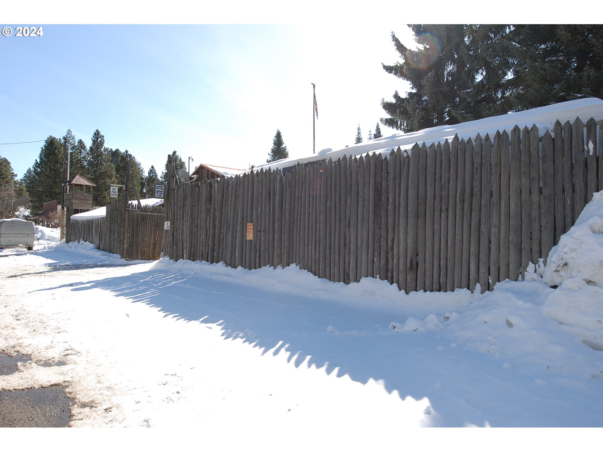 129 Austin Street Sumpter, OR 97877 - Photo 17 of 34 a view of a backyard of the house