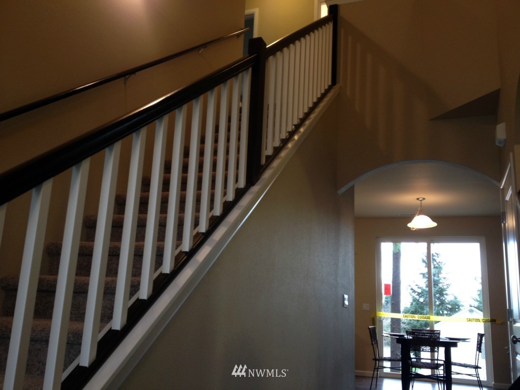 537 Queen Avenue Northeast Renton, WA 98056 - Photo 8 of 20