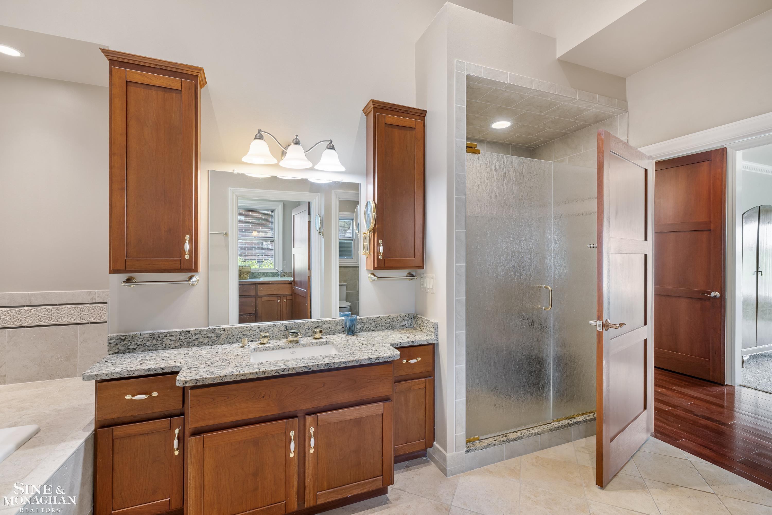 950 North Riverside Avenue St. Clair, MI 48079 - Photo 30 of 99 50179999-0671d3ba-8baa-4128-88a8-263c5541c827.JPG