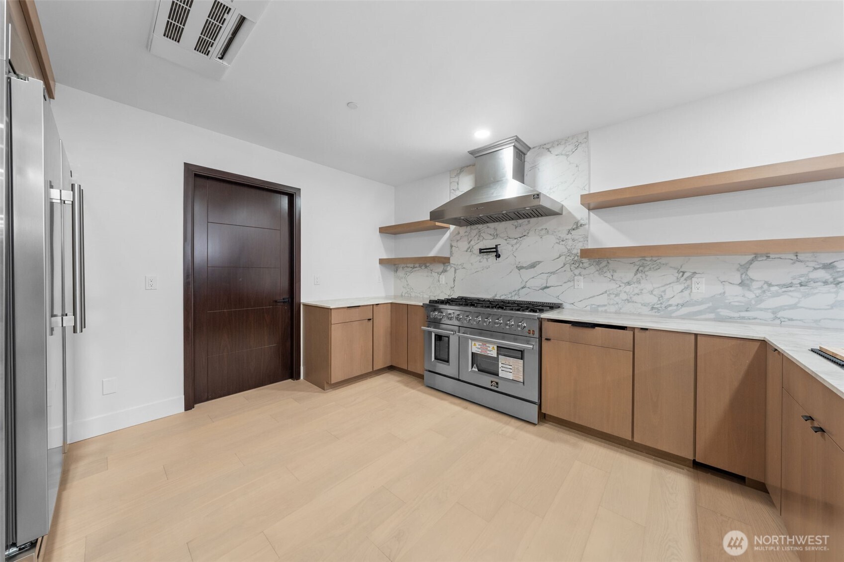 7907 240th Street Southwest Edmonds, WA 98026 - Photo 16 of 36